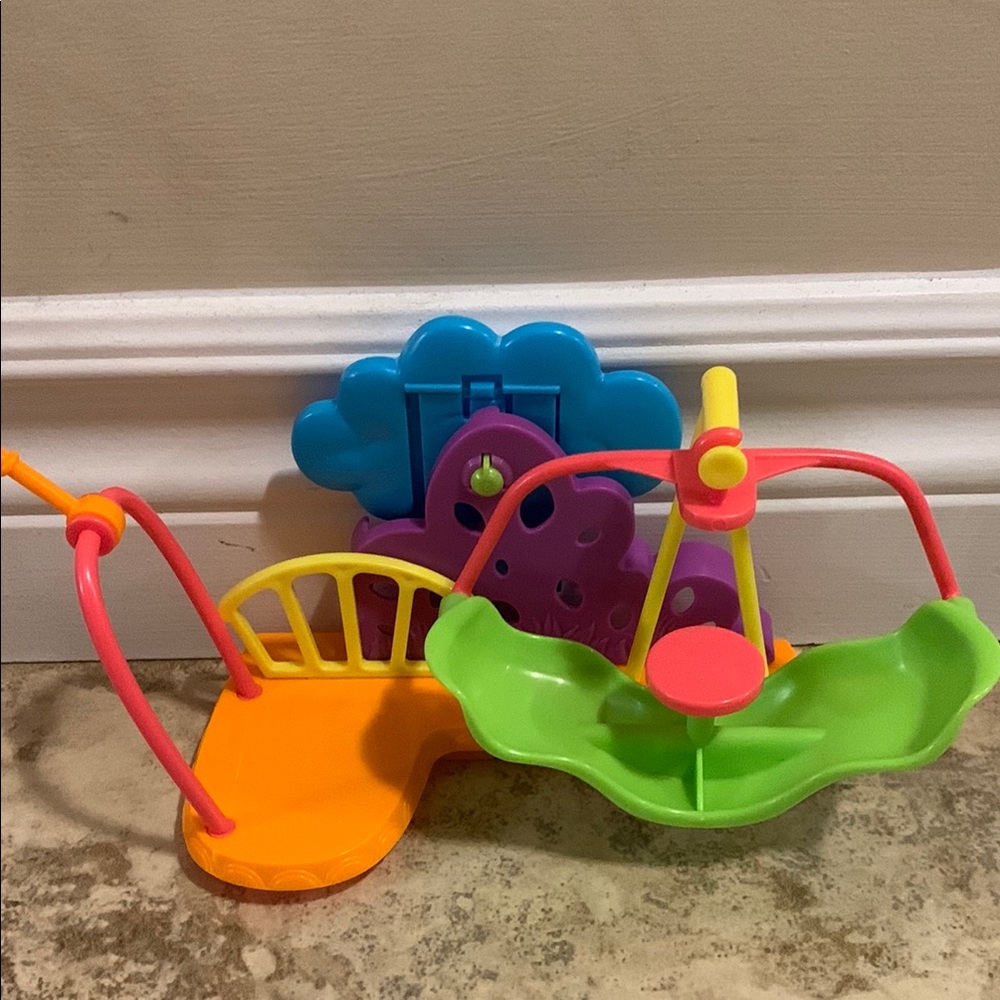 Polly Pocket Wall Party Pet Park Playset with Slide and Zipline. Rare - Picture 2 of 3